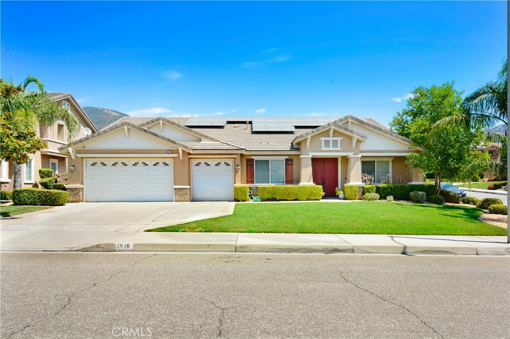 Property Photo:  2916 Muir Mountain Way  CA 92407 