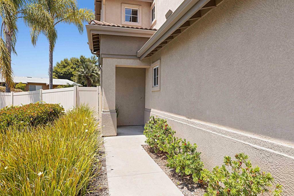 Property Photo:  1259 Natoma Way A  CA 92057 