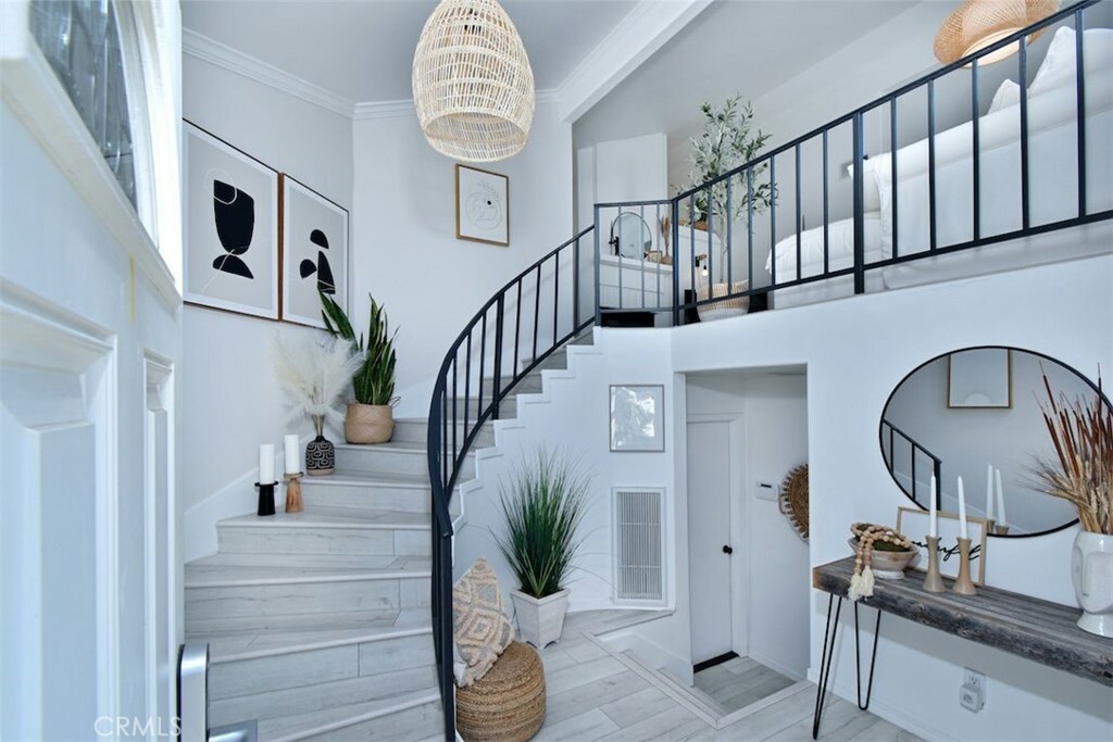 Property Photo: 450 Cresthill CA 91377