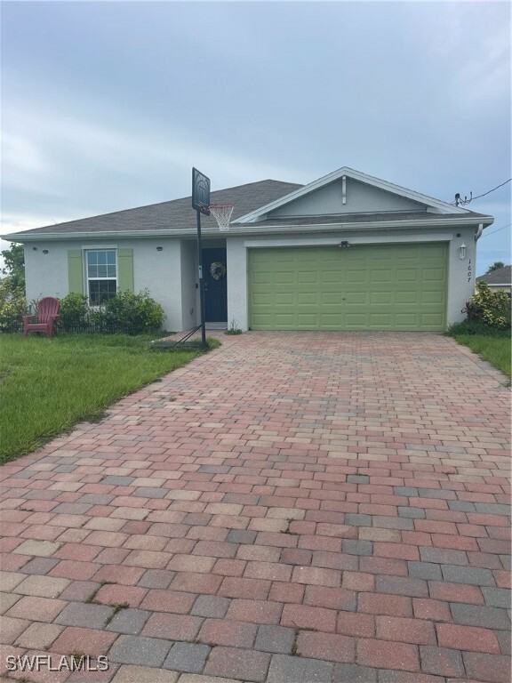 Property Photo:  1607 NE 35th Lane  FL 33909 