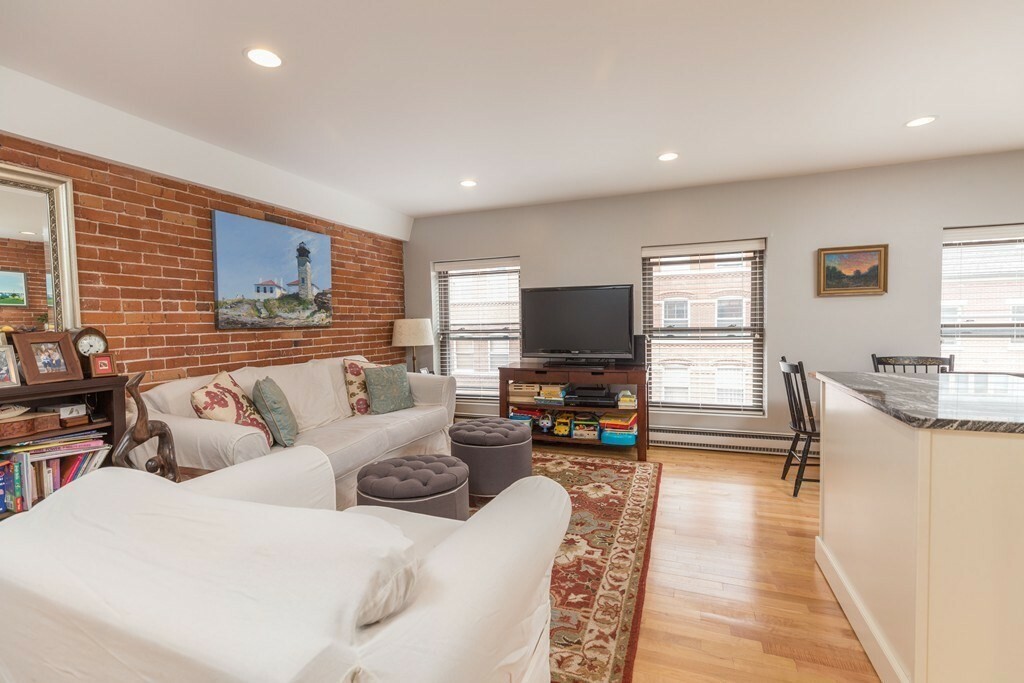 Property Photo:  117 Fulton Street 3  MA 02109 