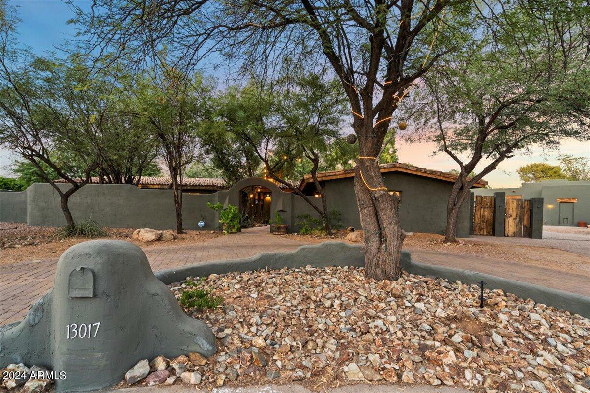 Property Photo:  13017 N 61st Place  AZ 85254 