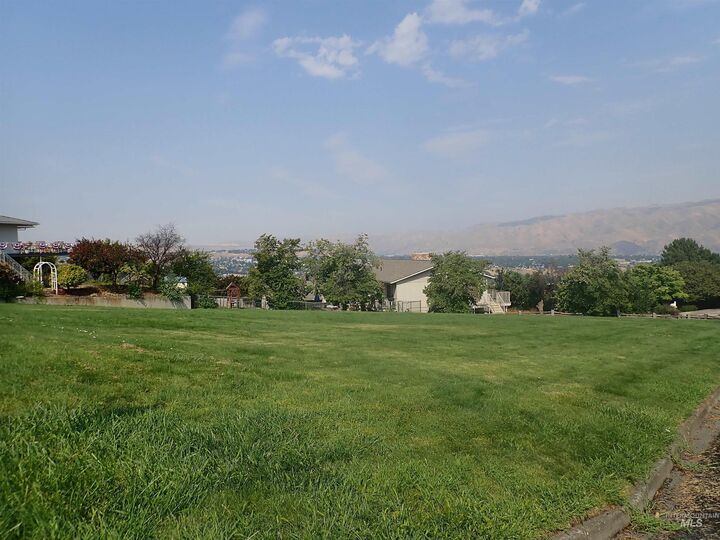 Property Photo: 2936 Mayfair Ridge ID 83501
