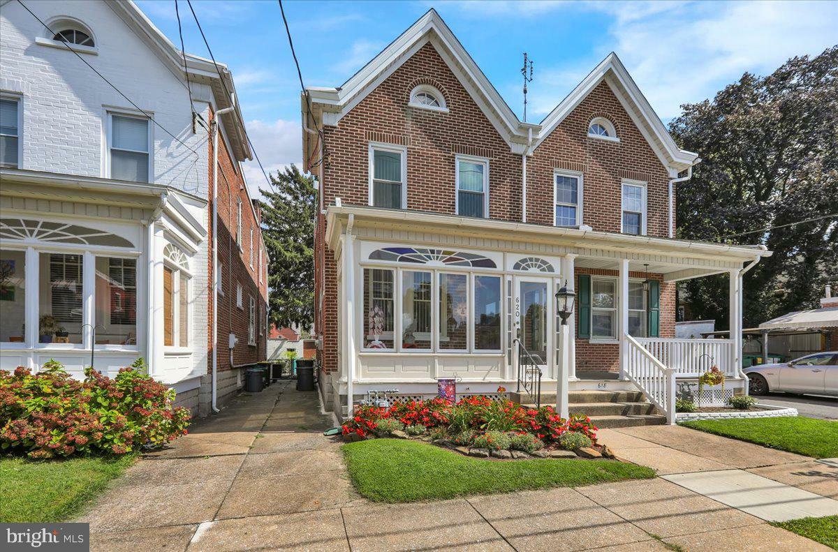 Property Photo:  620 Hamilton Street  PA 17602 