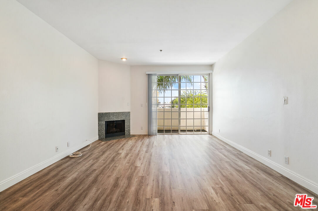 Property Photo:  1240   Amherst Ave 202  CA 90025 