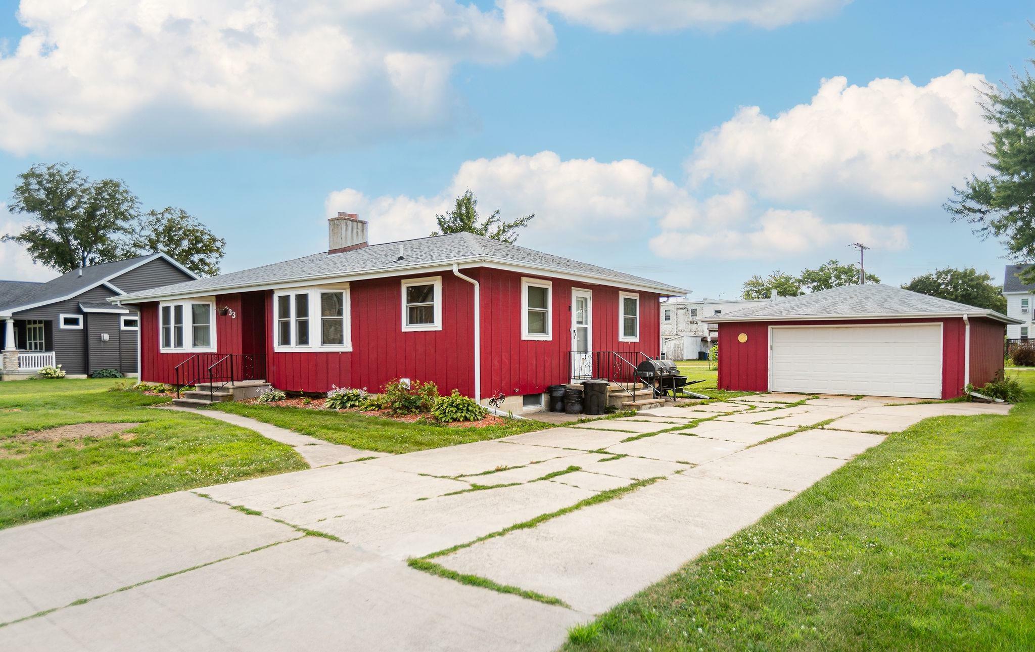 Property Photo:  333 Magill Ave  IA 50668 