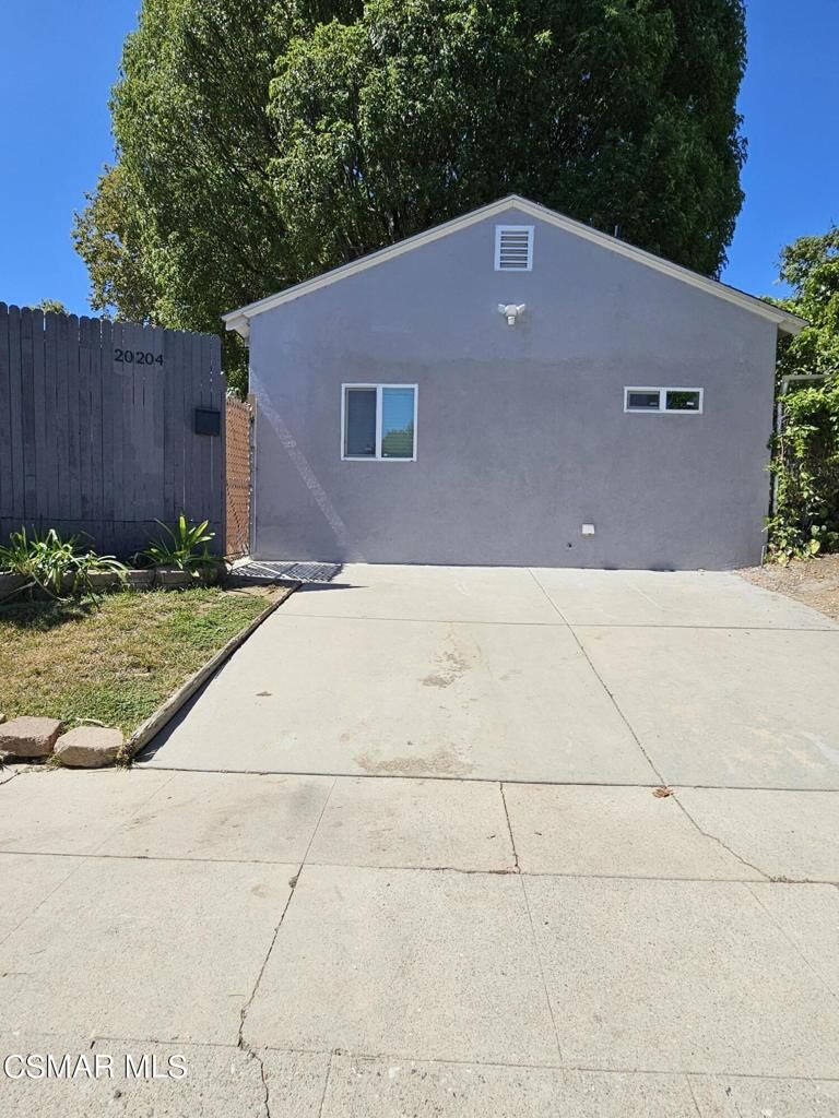 Property Photo: 20204 Haynes Street CA 91306