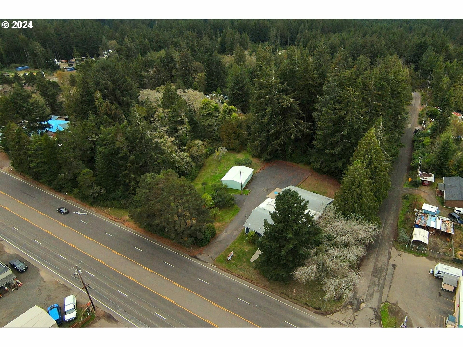 Property Photo:  85134 Highway 101  OR 97439 