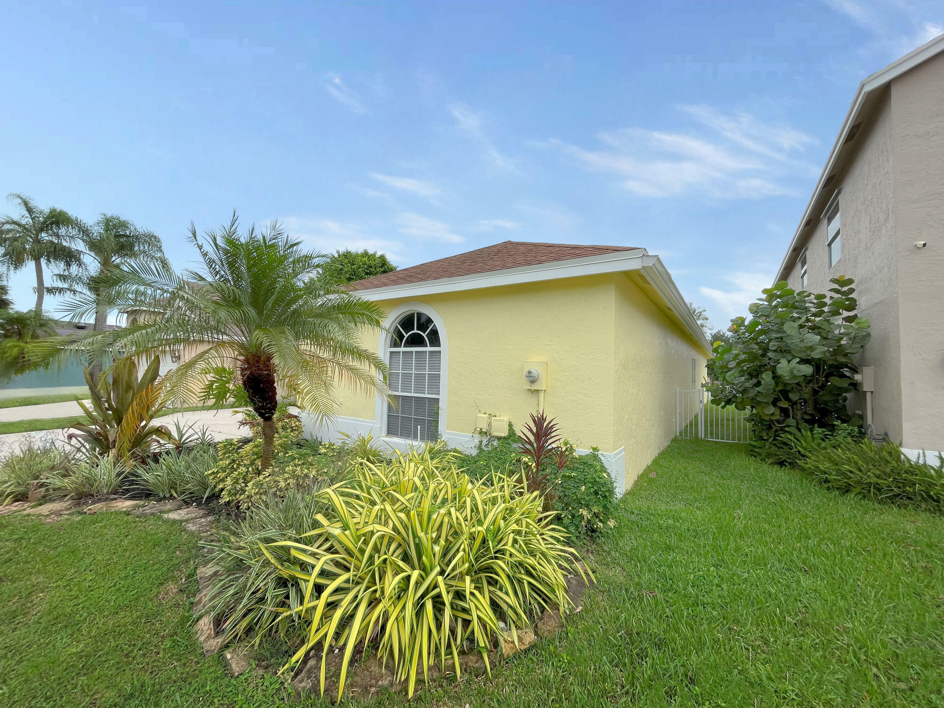 Property Photo:  108 Meadowlands Drive  FL 33411 