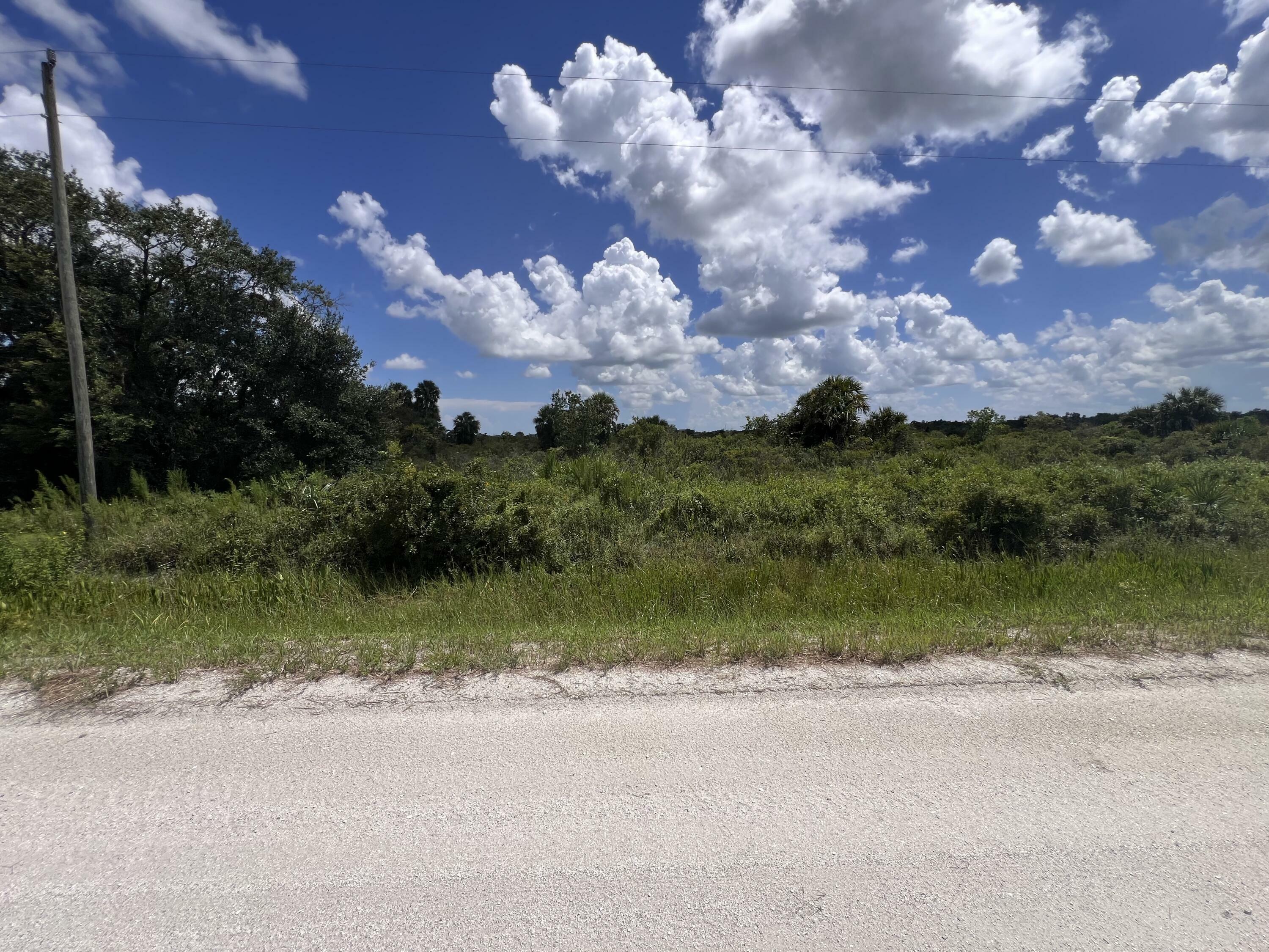 Property Photo:  18612 NW 256th St  FL 34972 