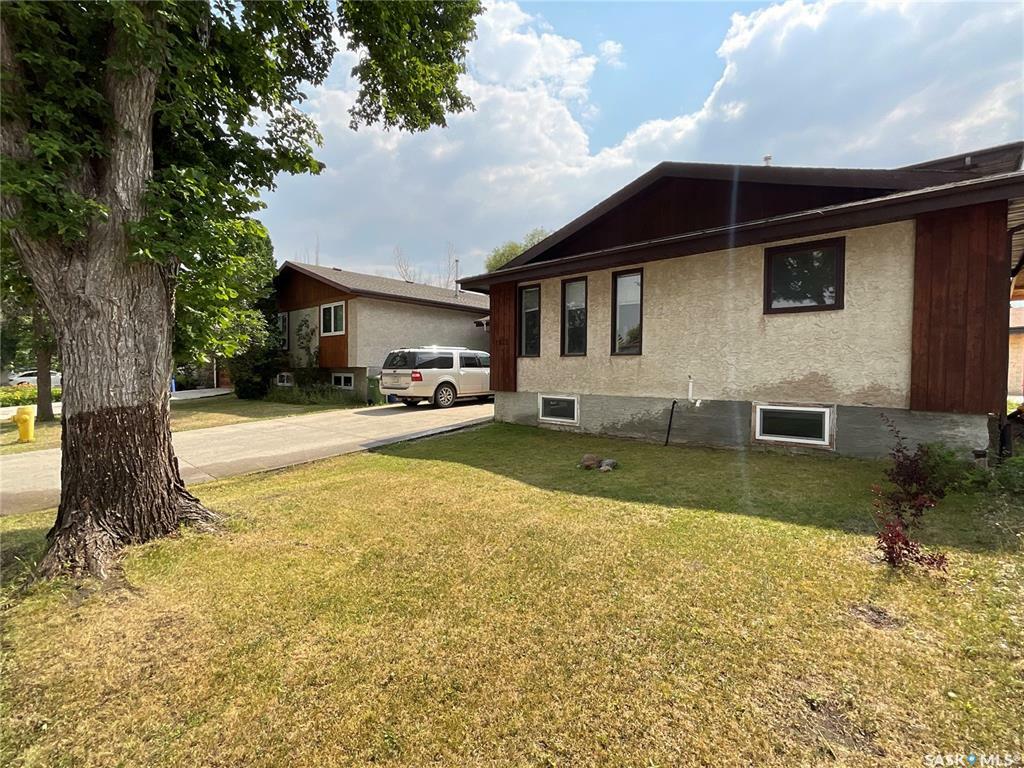 Property Photo:  2827 Truesdale Drive  SK S4V 0V2 