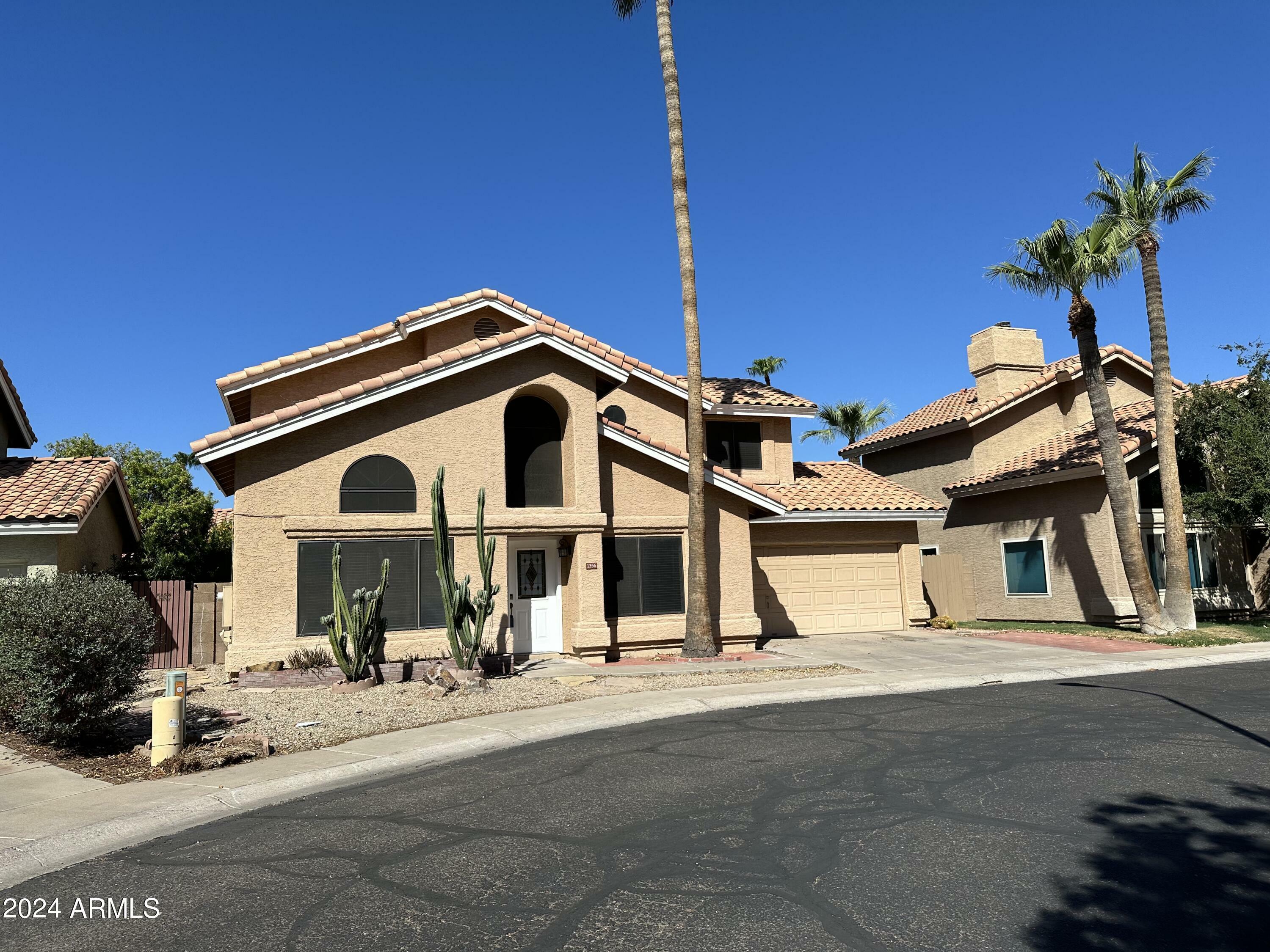 Property Photo:  1356 N Dana Street  AZ 85233 