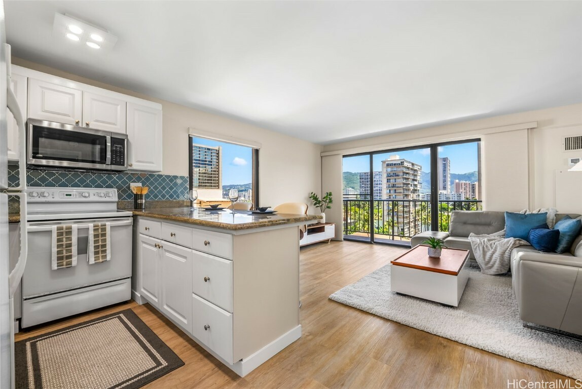 Property Photo: 2140 Kuhio Avenue 809 HI 96815