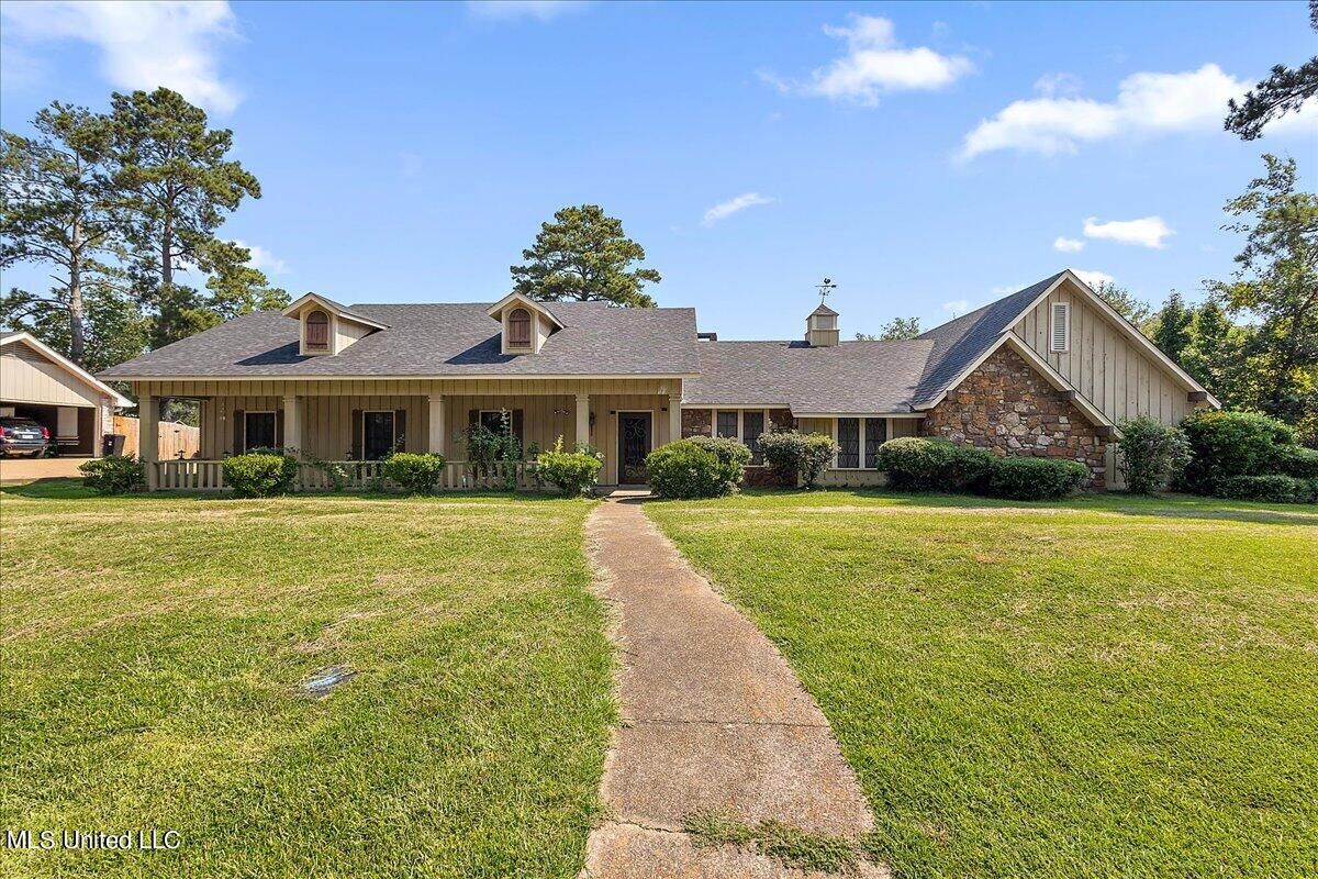 Property Photo:  5222 Cloverdale Drive  MS 39272 