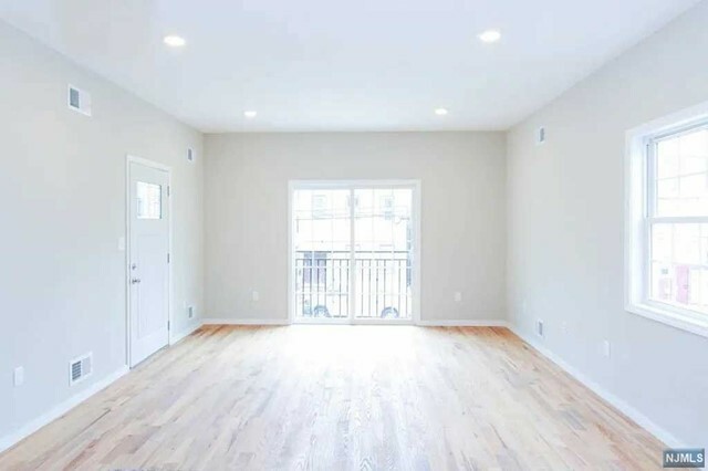 Property Photo:  308 William Street 1  NJ 07029 