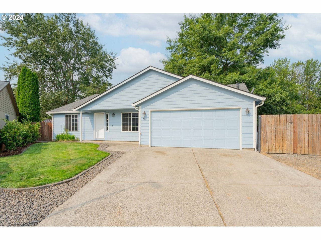 Property Photo:  805 NW 18th Cir  WA 98604 