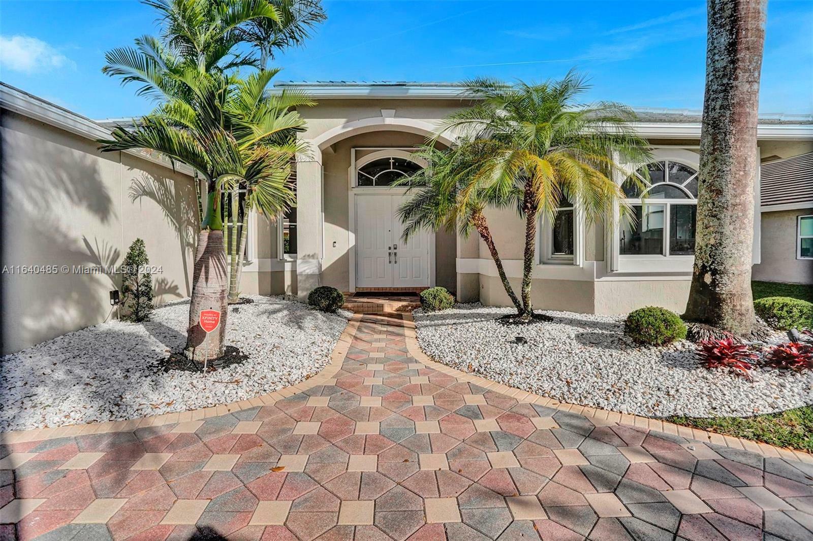 Property Photo:  3772 Oak Ridge Cir  FL 33331 