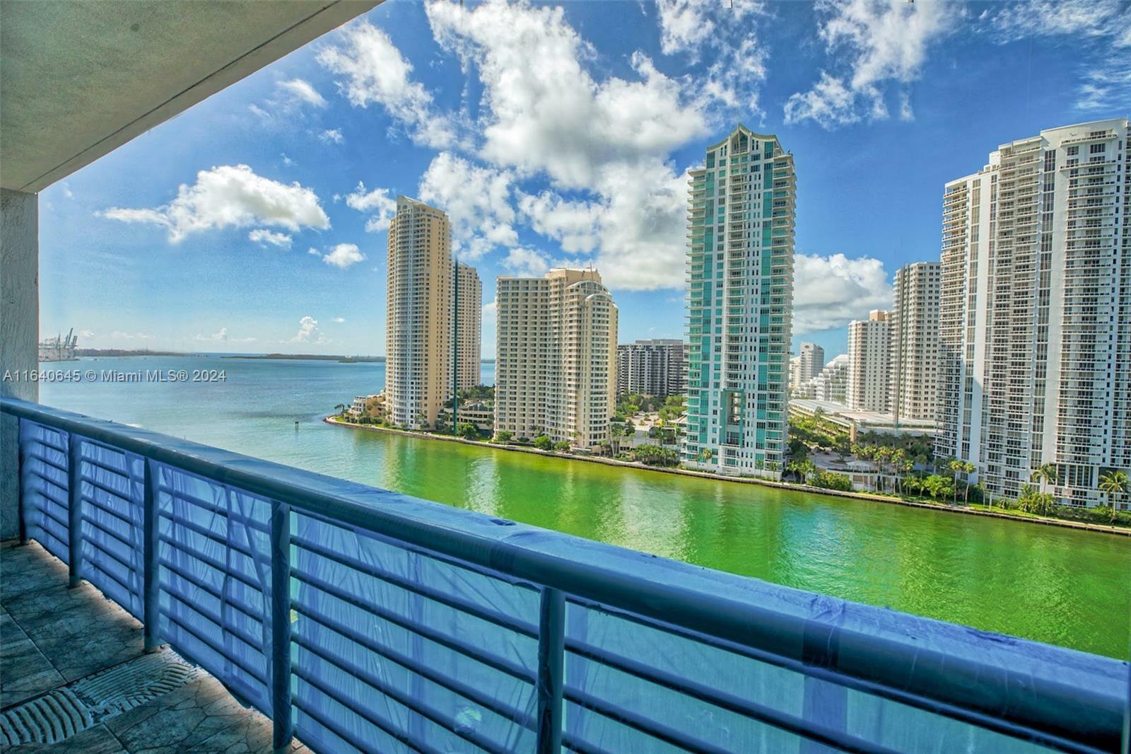 Property Photo:  325 S Biscayne Blvd 1717  FL 33131 