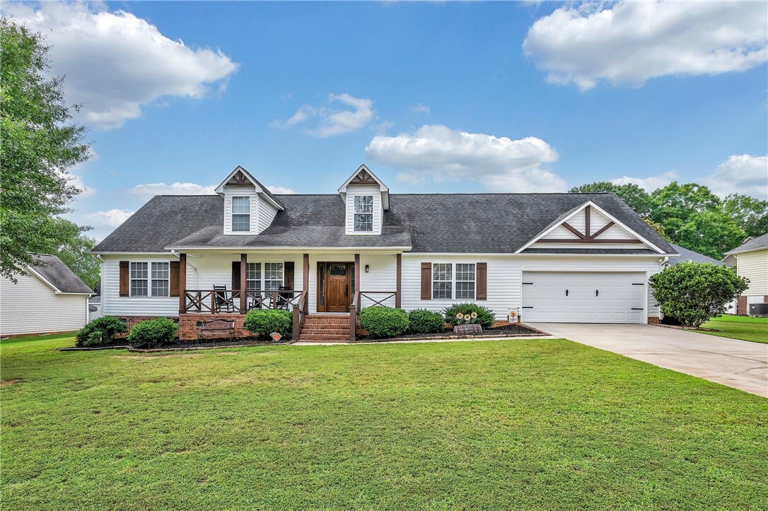 Property Photo:  106 Amberwood Drive  SC 29621 