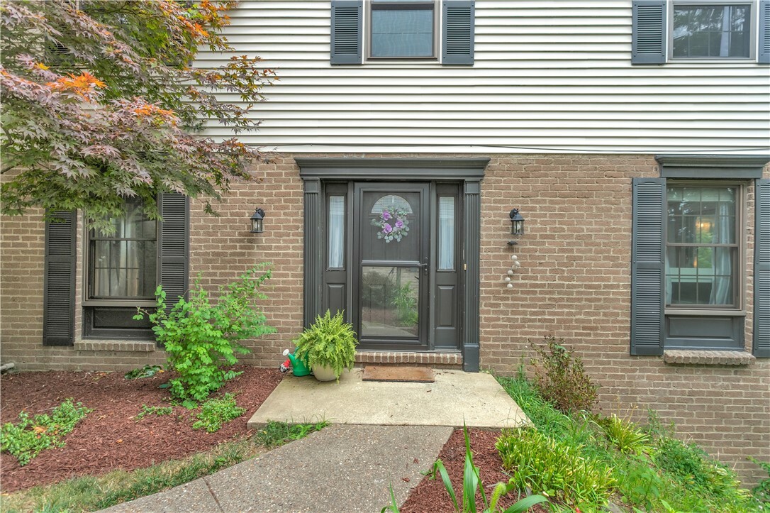 Property Photo:  416 Edgetree Lane  PA 15668 