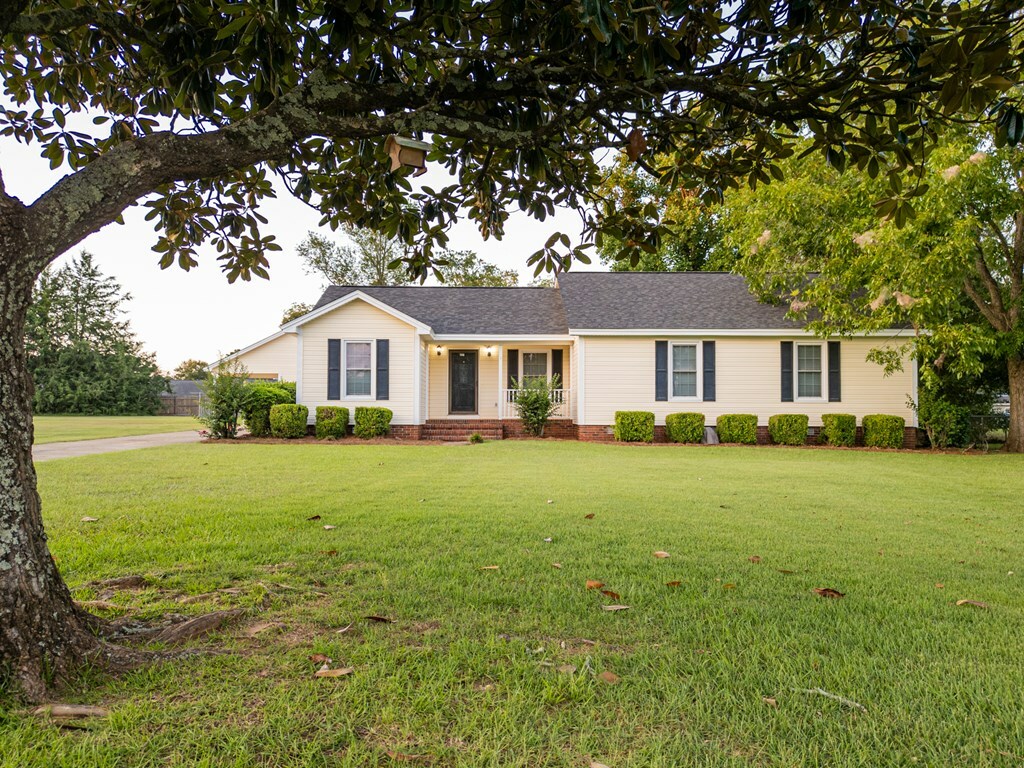 Property Photo:  108 Argyll Place  GA 31721 