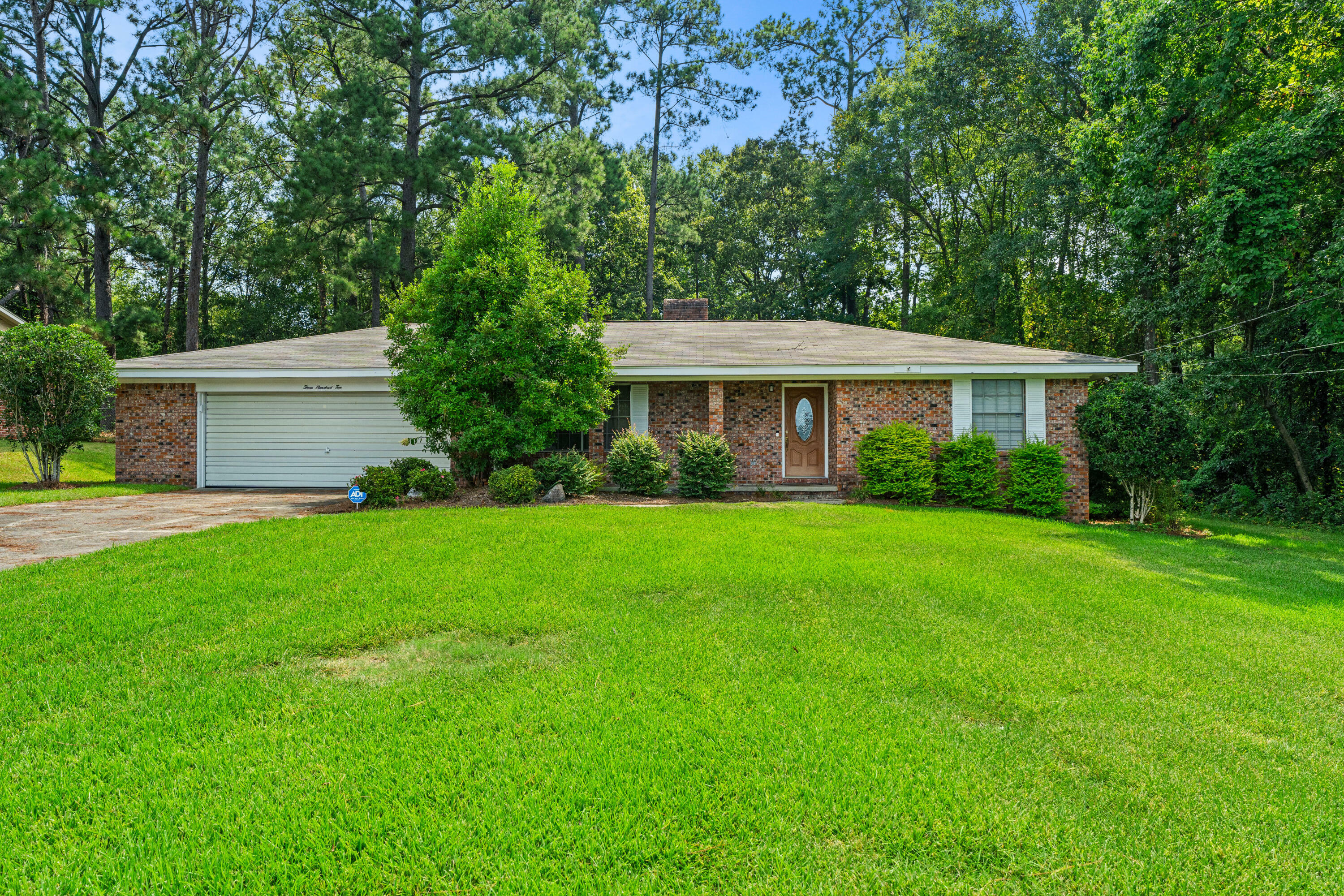 Property Photo:  310 Cox Ave.  MS 39402 