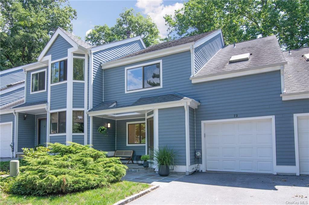 Property Photo:  23 Westwood Circle  NY 10533 