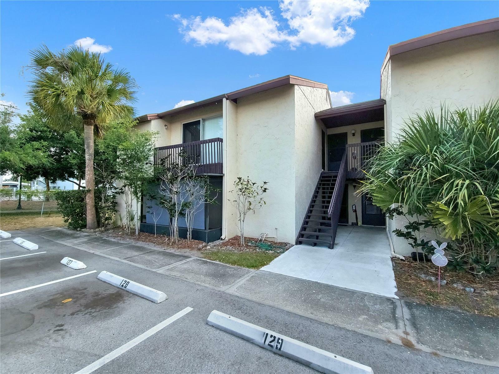 Property Photo:  2701 Hidden Lake Drive N F  FL 34237 