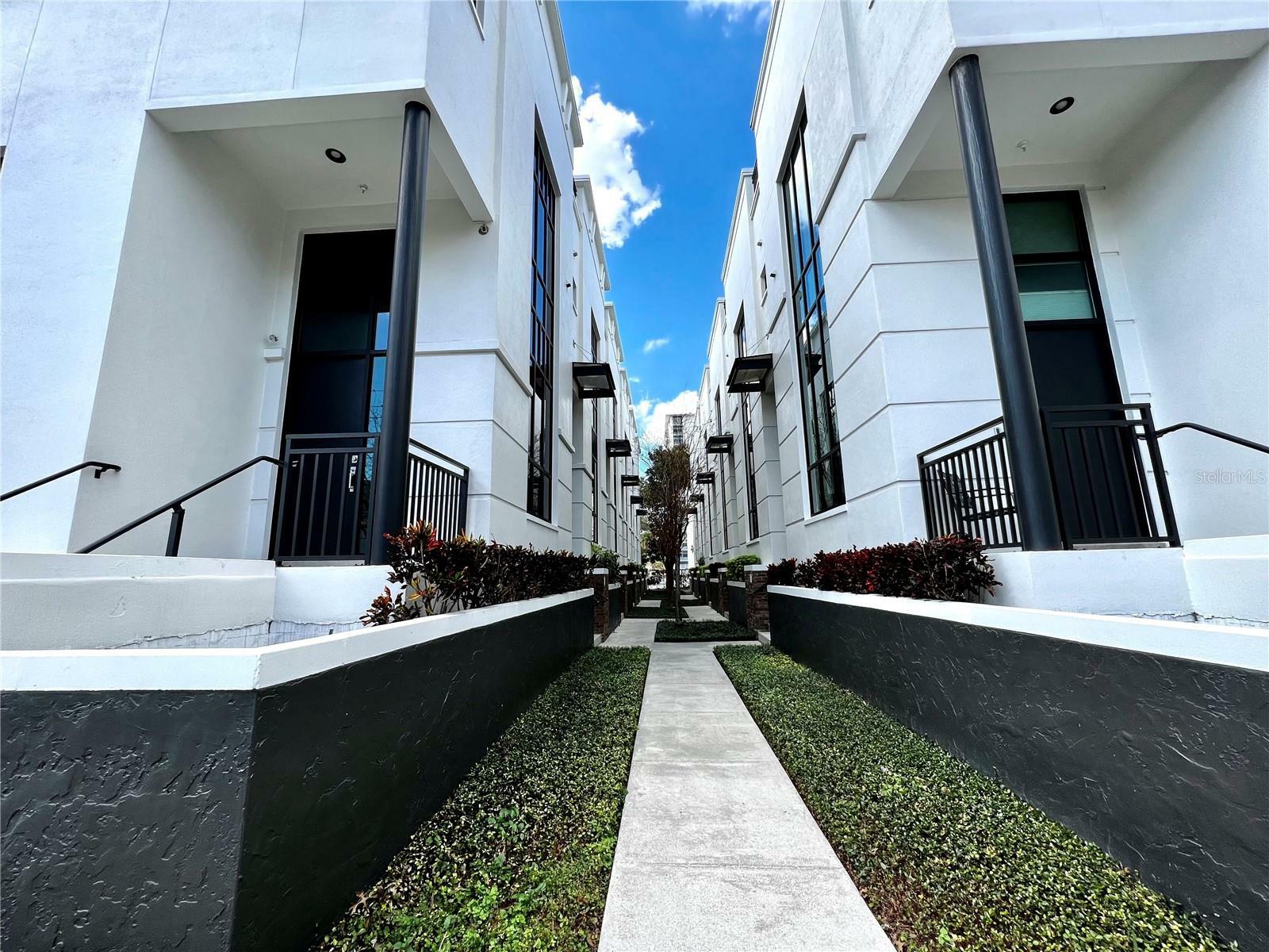 Property Photo:  350 S Osceola Avenue 11  FL 32801 