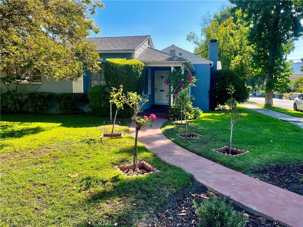Property Photo: 4338 Cahuenga Boulevard CA 91602