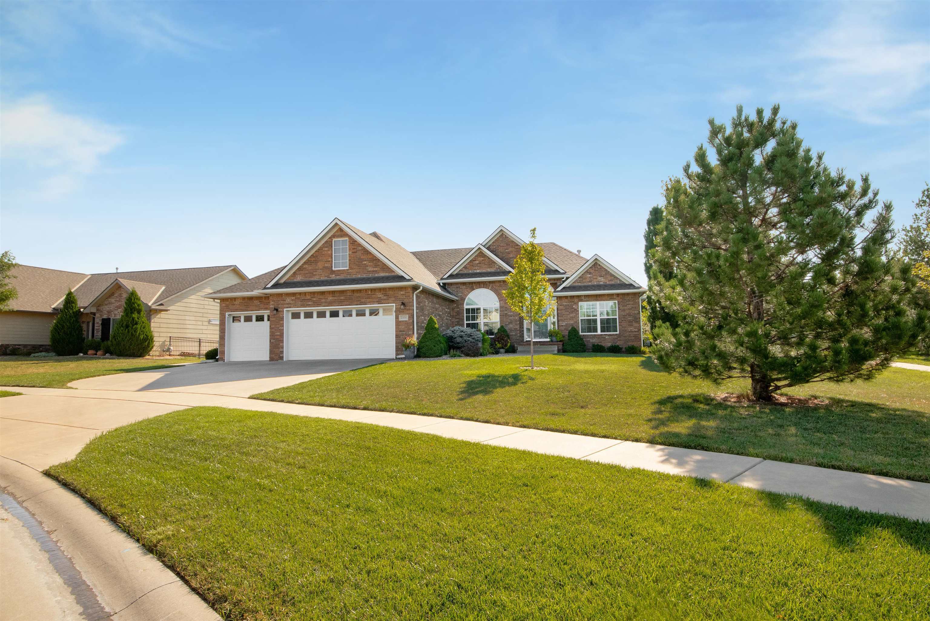 Property Photo:  2406 N Sawgrass Ct  KS 67037 