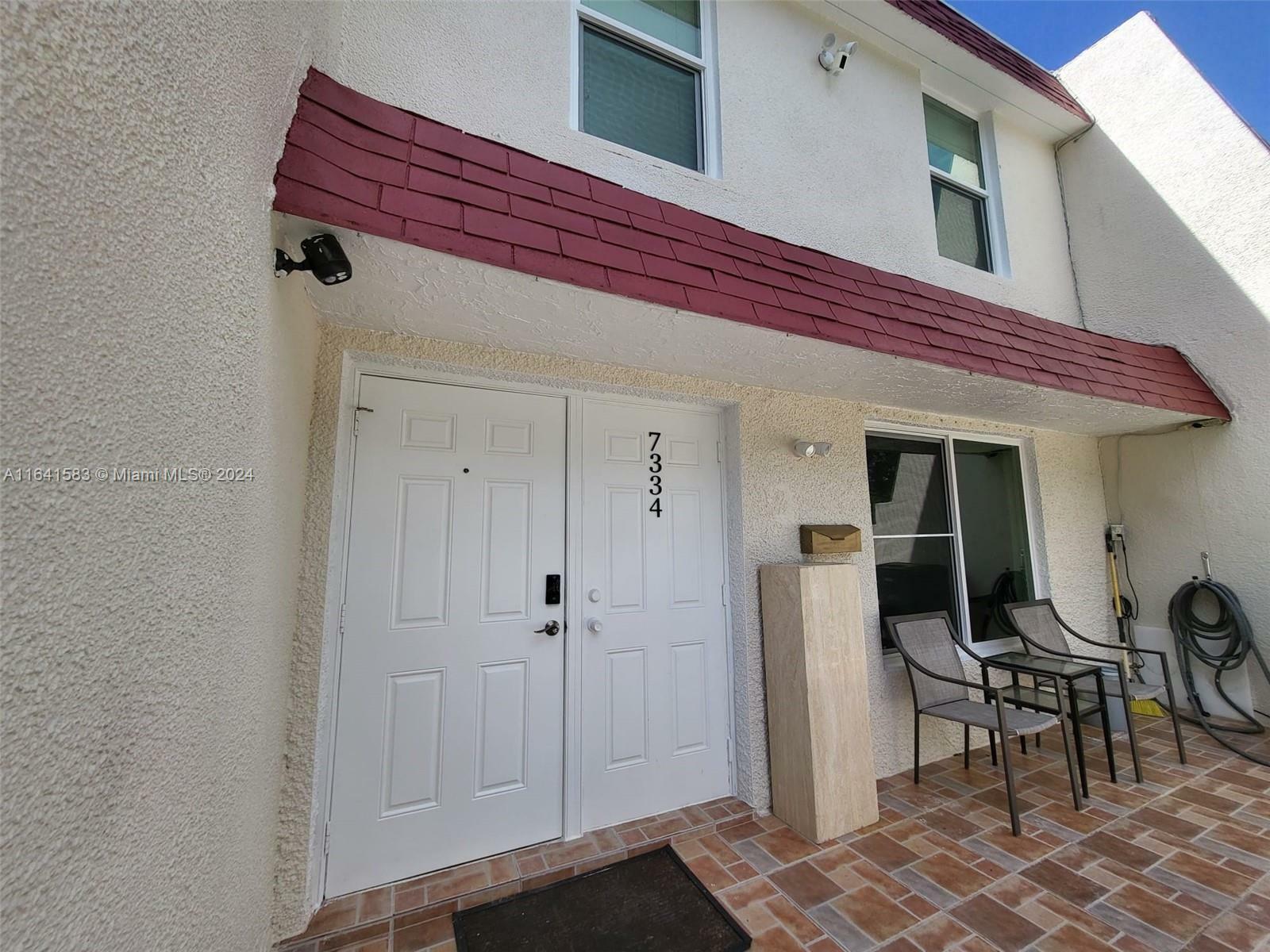 Property Photo:  7334 NW 75th St 7334  FL 33321 