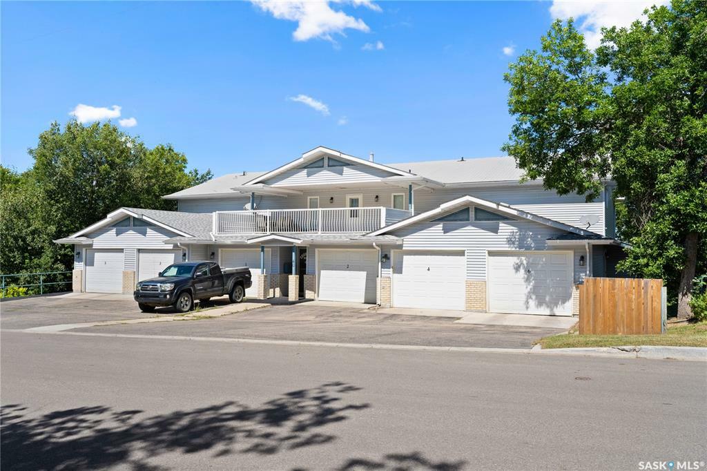 Property Photo:  40 18th Street W 4  SK S6V 3Z7 