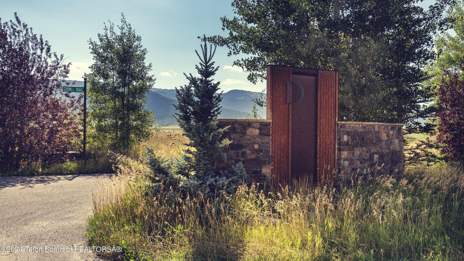 Property Photo: 191 Business Centre Circle ID 83422