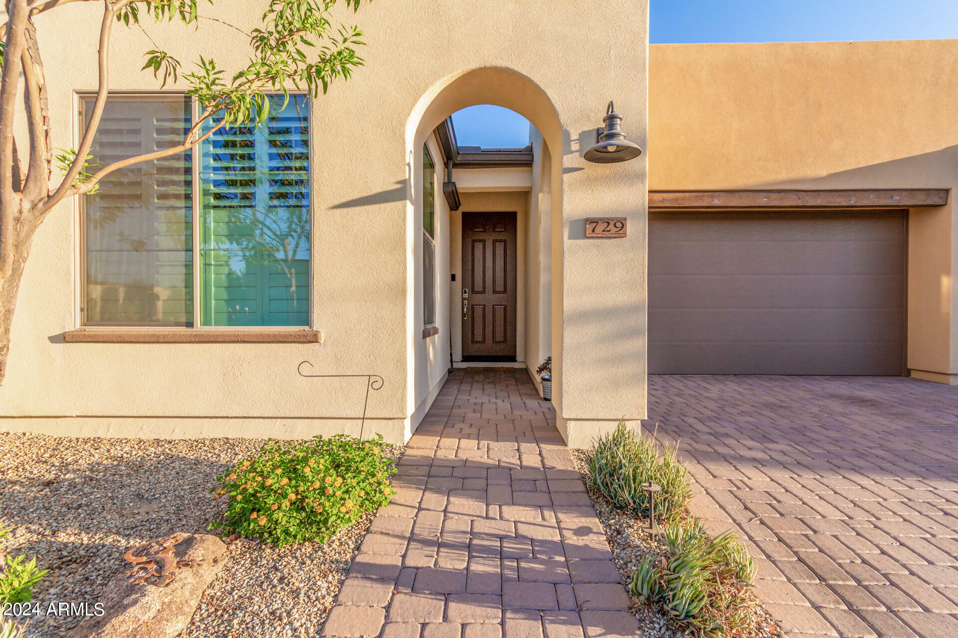 Property Photo:  729 E Cobble Stone Drive  AZ 85140 