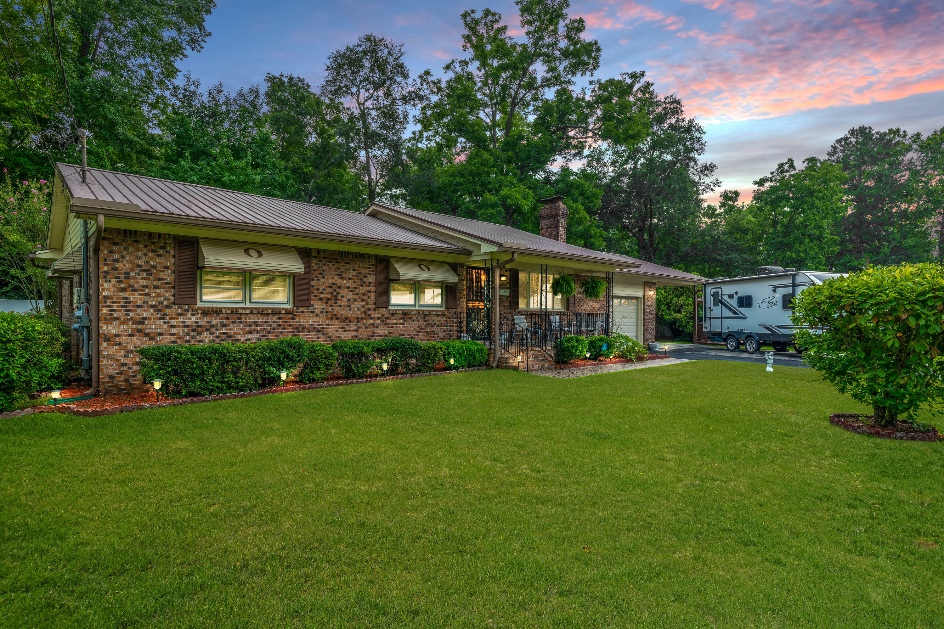 Property Photo:  206 Roosevelt Street  SC 29477 