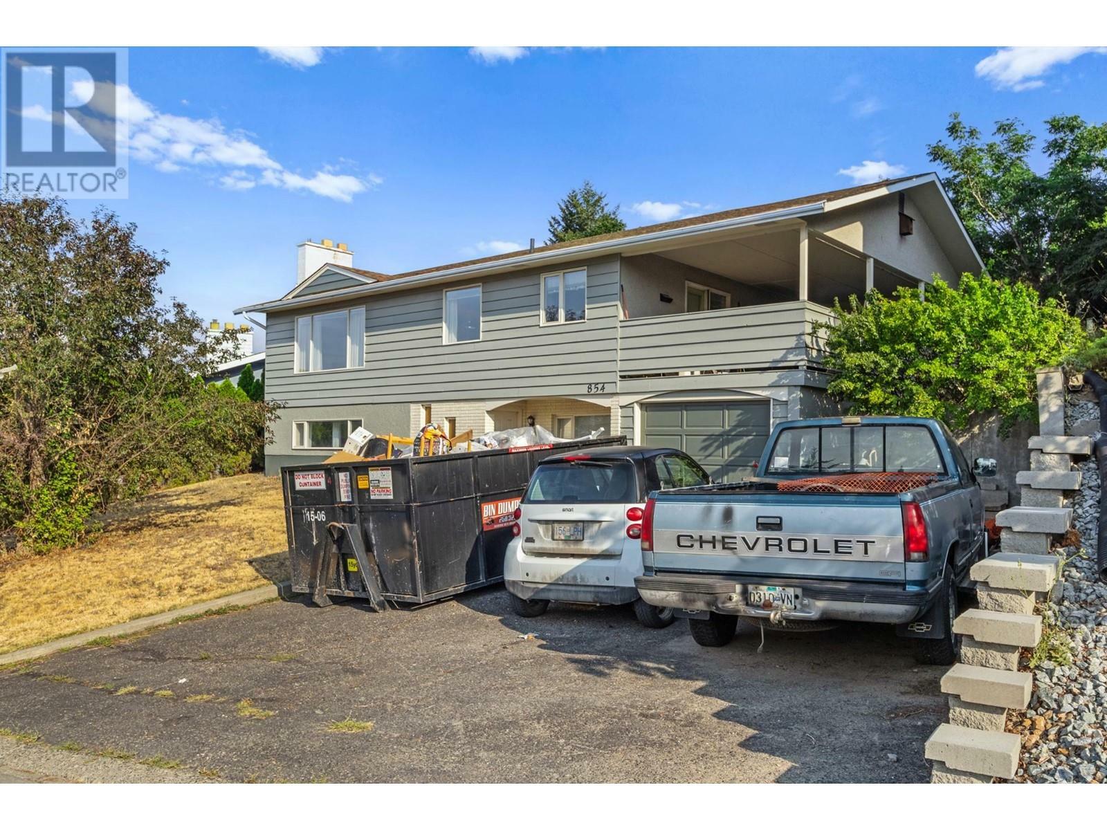 Property Photo:  854 Gleneagles Drive  BC V2E 1K3 