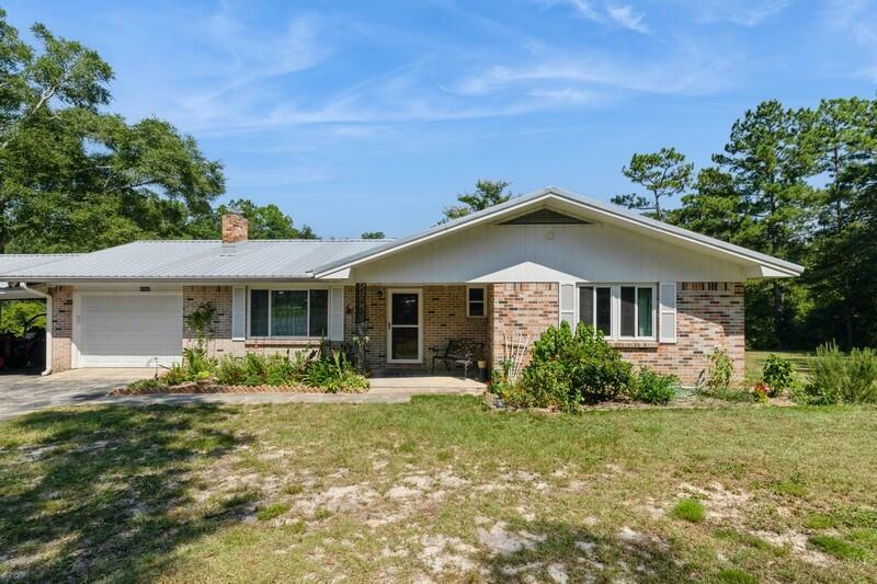 Property Photo: 1086 N County Highway 183 FL 32433