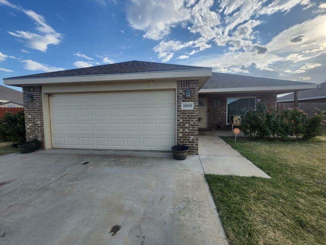 Property Photo:  8809 10th Place 8809  TX 79416 