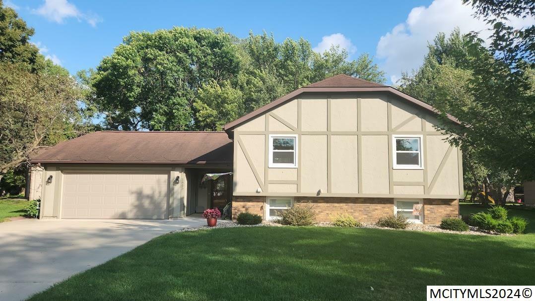 1815 Springview Dr  Mason City IA 50401 photo