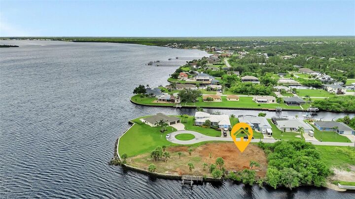 Property Photo: 12430 Quinlan Avenue FL 33981
