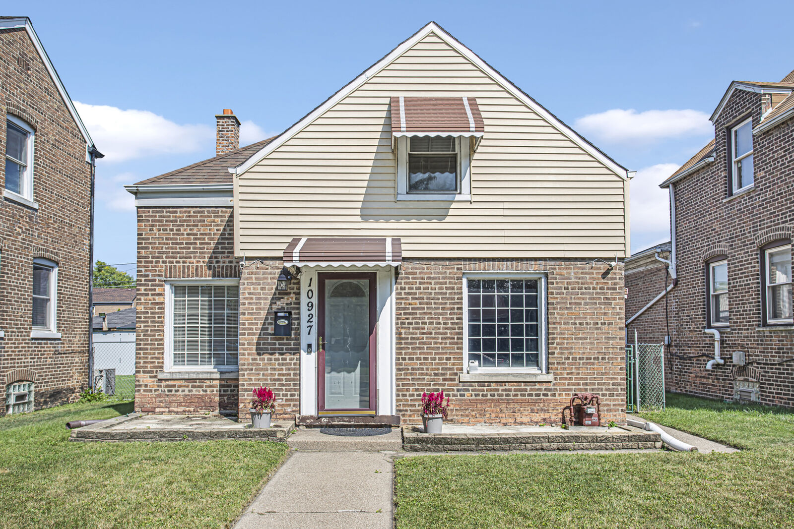 Property Photo: 10927 S Avenue D Avenue IL 60617
