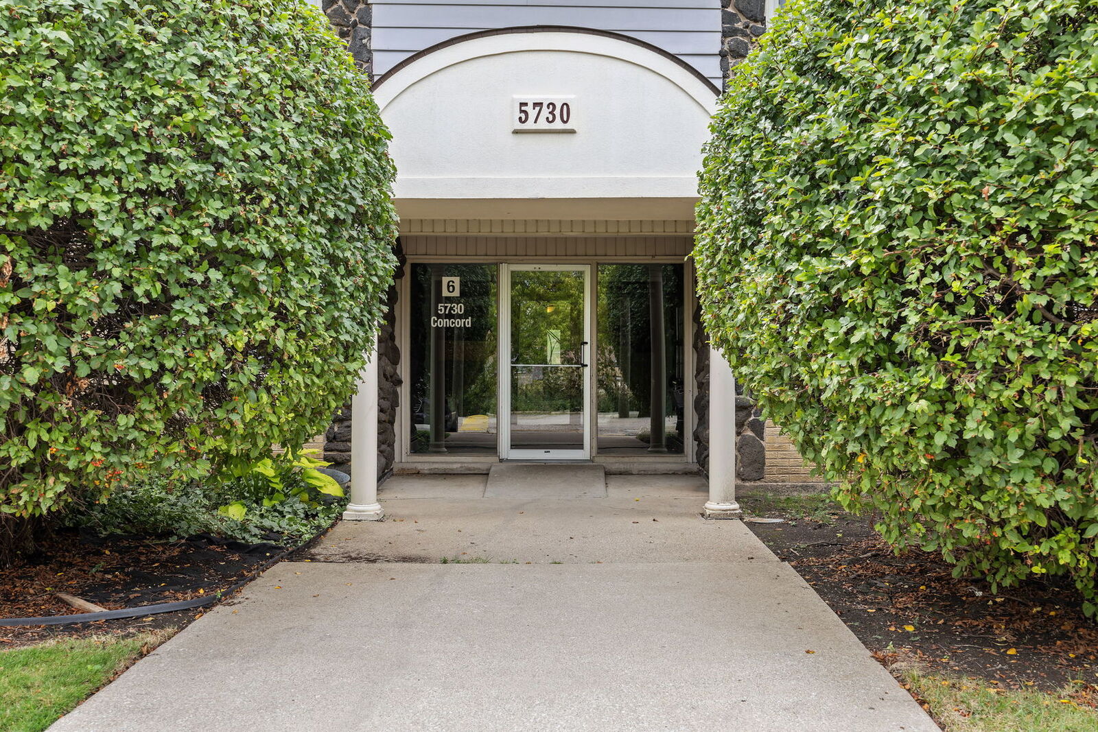 Property Photo: 5730 Concord Lane 5 IL 60514