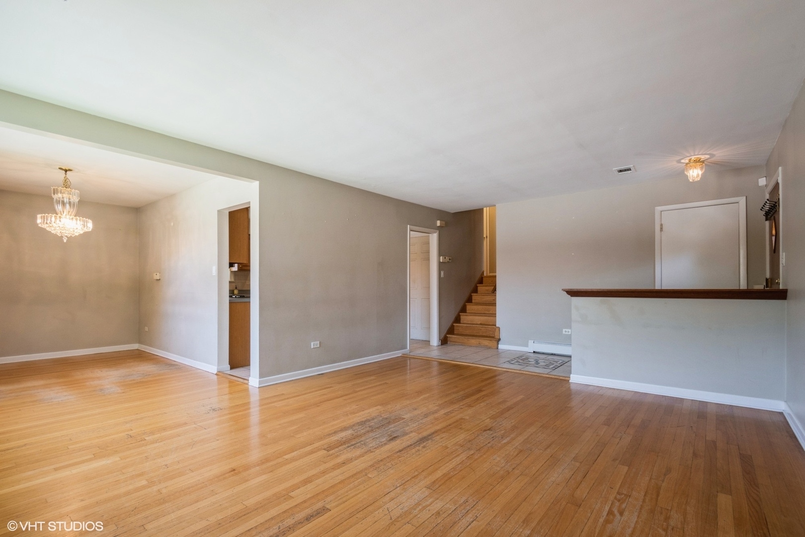 Property Photo:  4029 W Columbia Avenue  IL 60712 