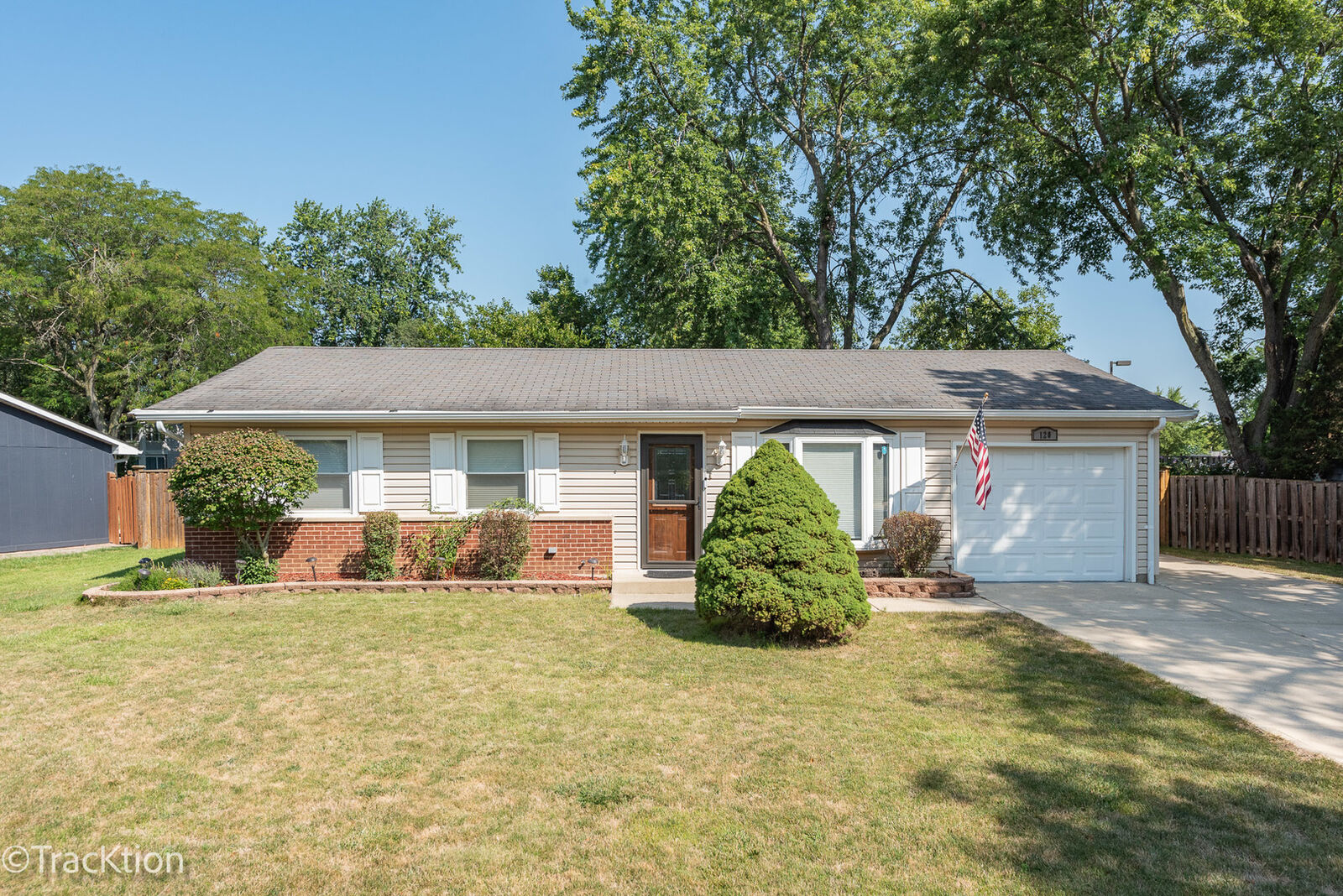 Property Photo: 120 Lee Lane IL 60440