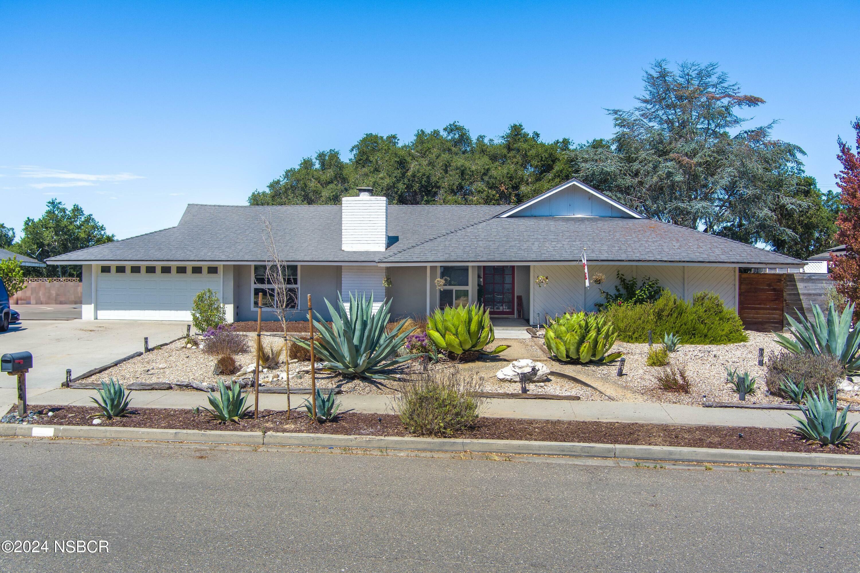 Property Photo:  144 Oakmont Avenue  CA 93436 