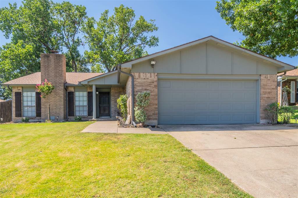 Property Photo:  3828 Aspenwood Drive  TX 76021 