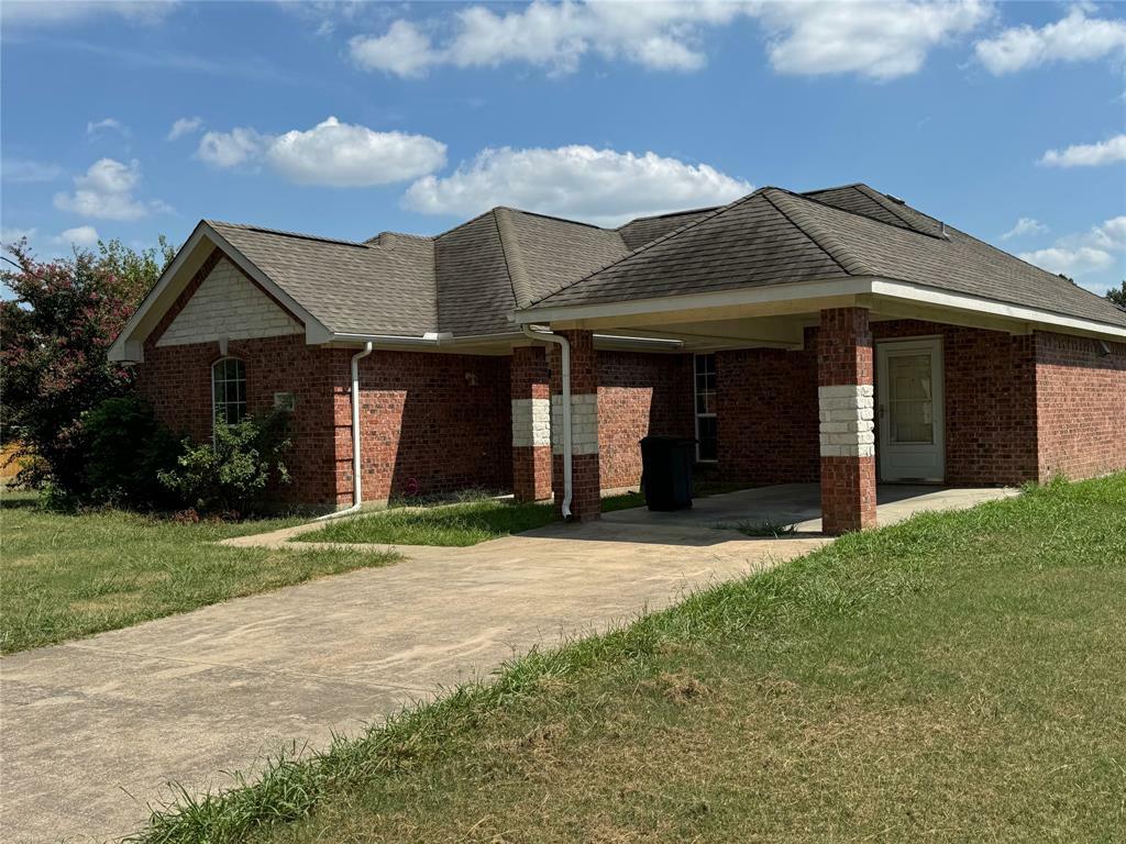 Property Photo: 203 W End Street TX 75160