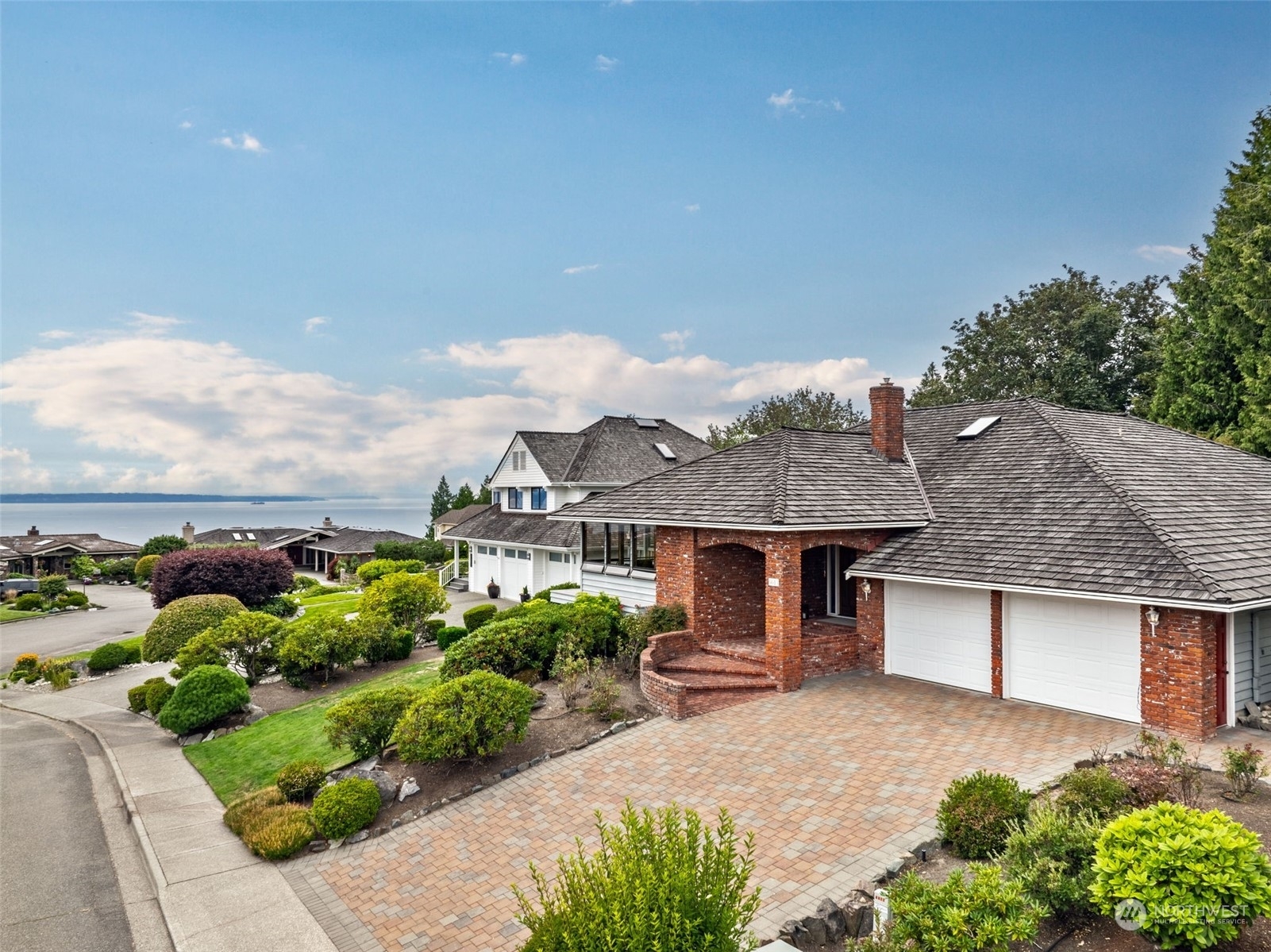 6613 136th Place SW  Edmonds WA 98026 photo