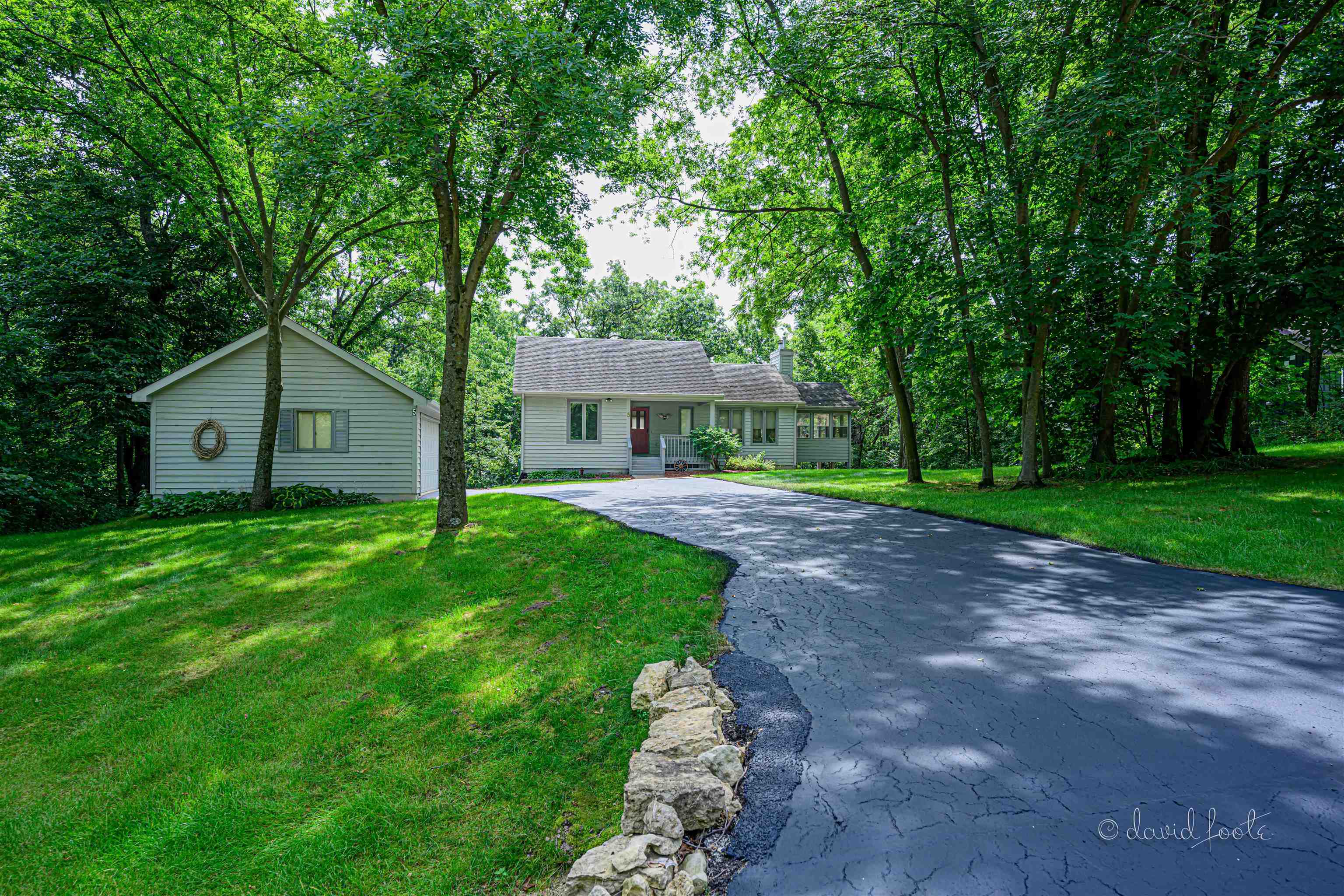 Property Photo:  5 Sylvan Court  IL 61036 